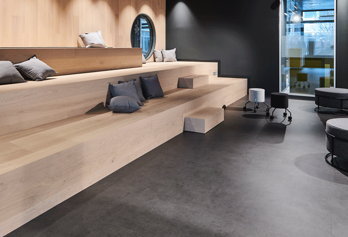 Arbeitsbereich Workspace elastischer bodenbelag Fussboden grau Rollenware
